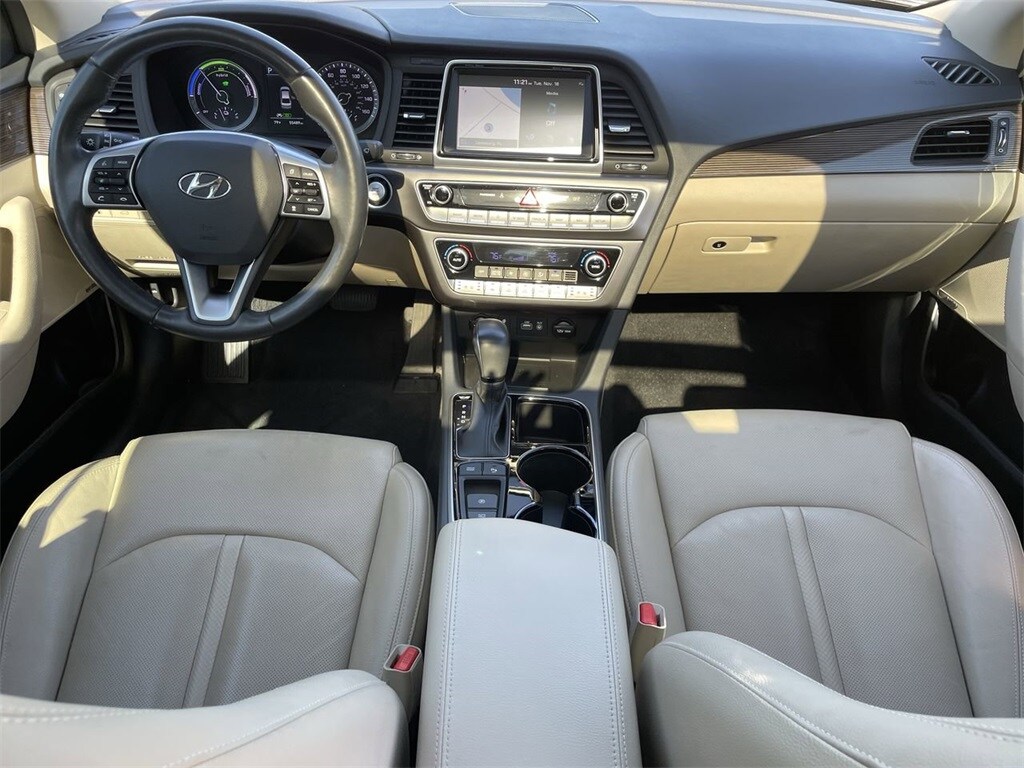 2019 Hyundai Sonata Hybrid Limited photo 2
