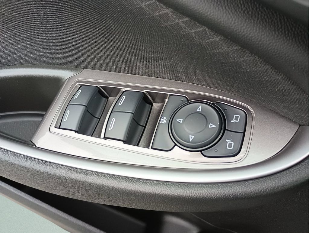 2023 Chevrolet Malibu RS - Photo 19