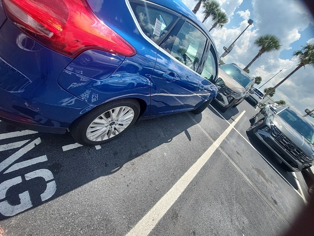 2018 Ford Focus Titanium photo 3
