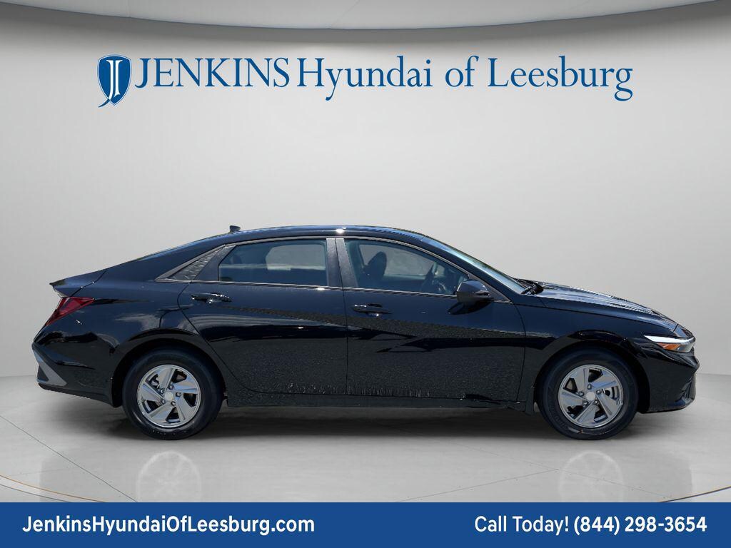 New 2026 Hyundai Elantra SE Sedan