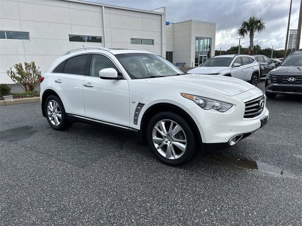 2016 Infiniti QX70 Base photo 2