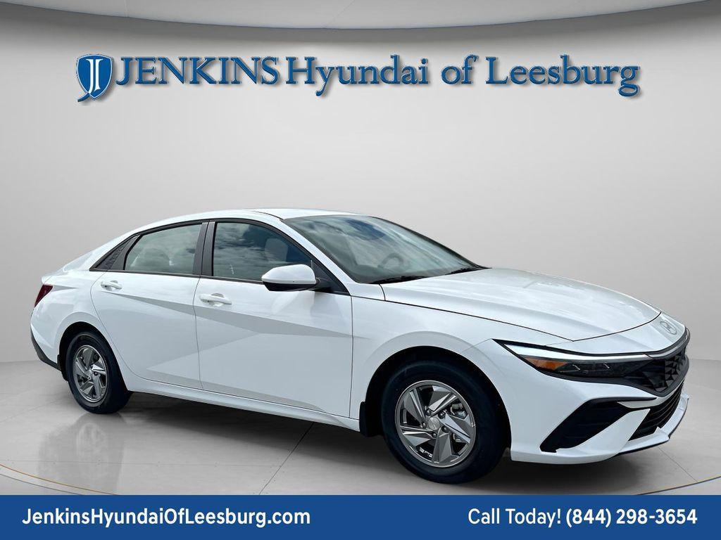 New 2026 Hyundai Elantra SE Sedan