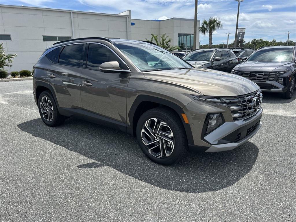 2025 Hyundai Tucson Hybrid Limited photo 2