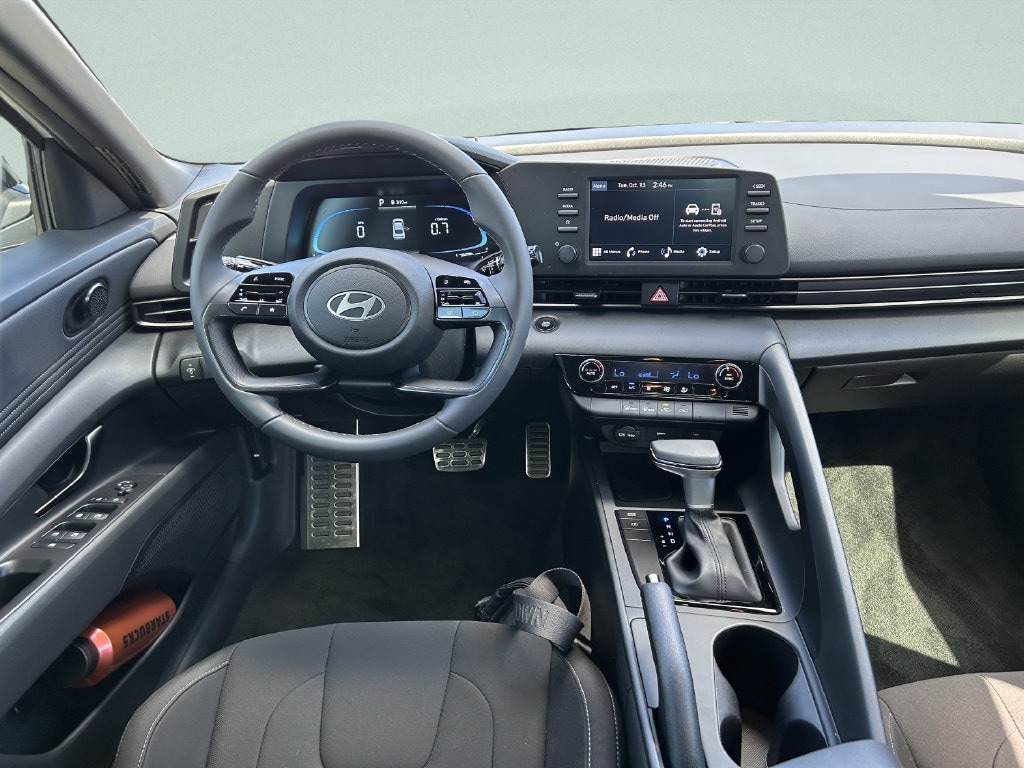 2025 Hyundai Elantra SEL - Photo 18