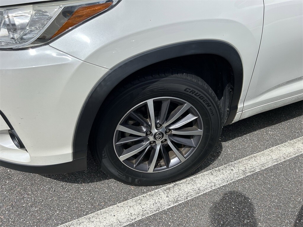 2019 Toyota Highlander XLE photo 4