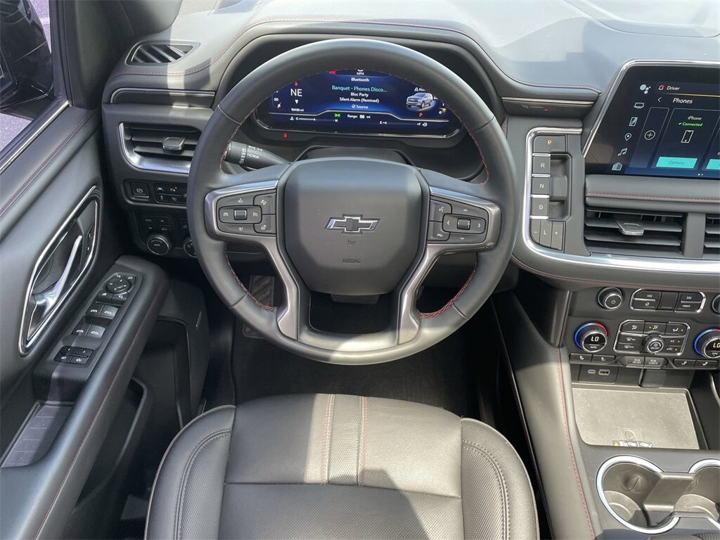 2023 Chevrolet Suburban RST photo 4