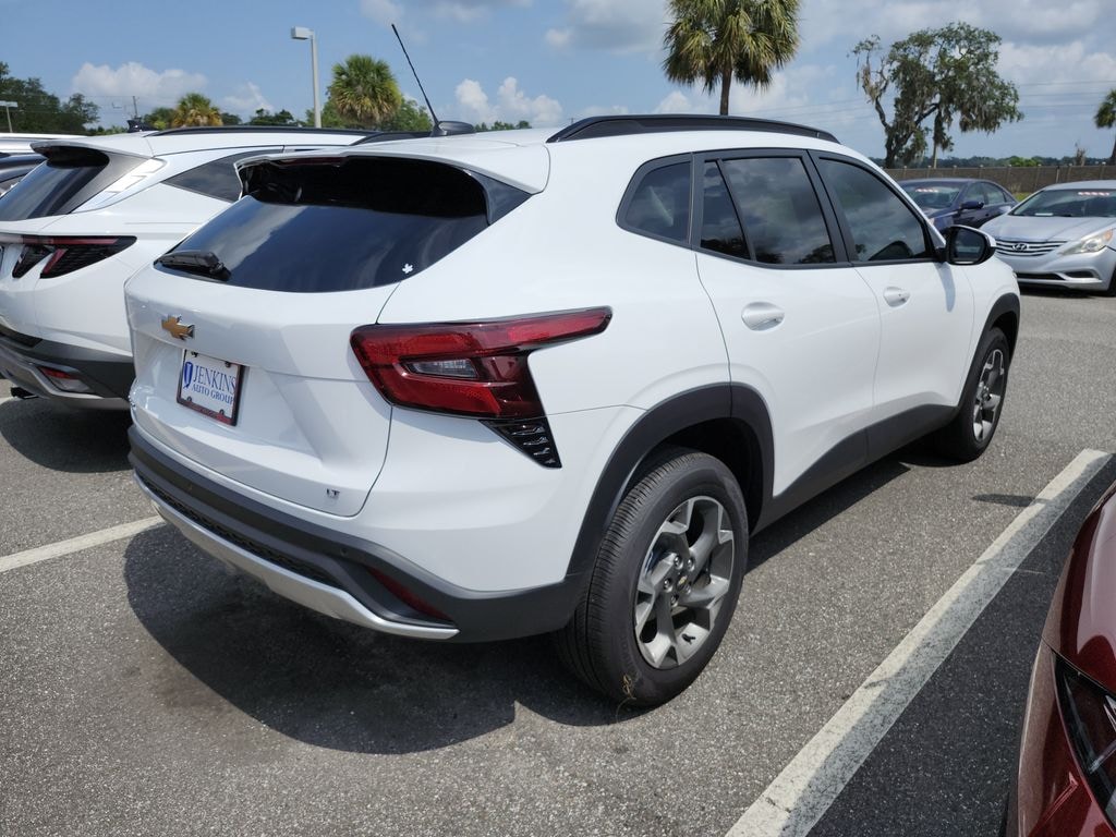 Used 2025 Chevrolet Trax LT SUV
