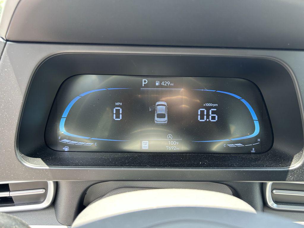 2025 Hyundai Elantra SE - Photo 29