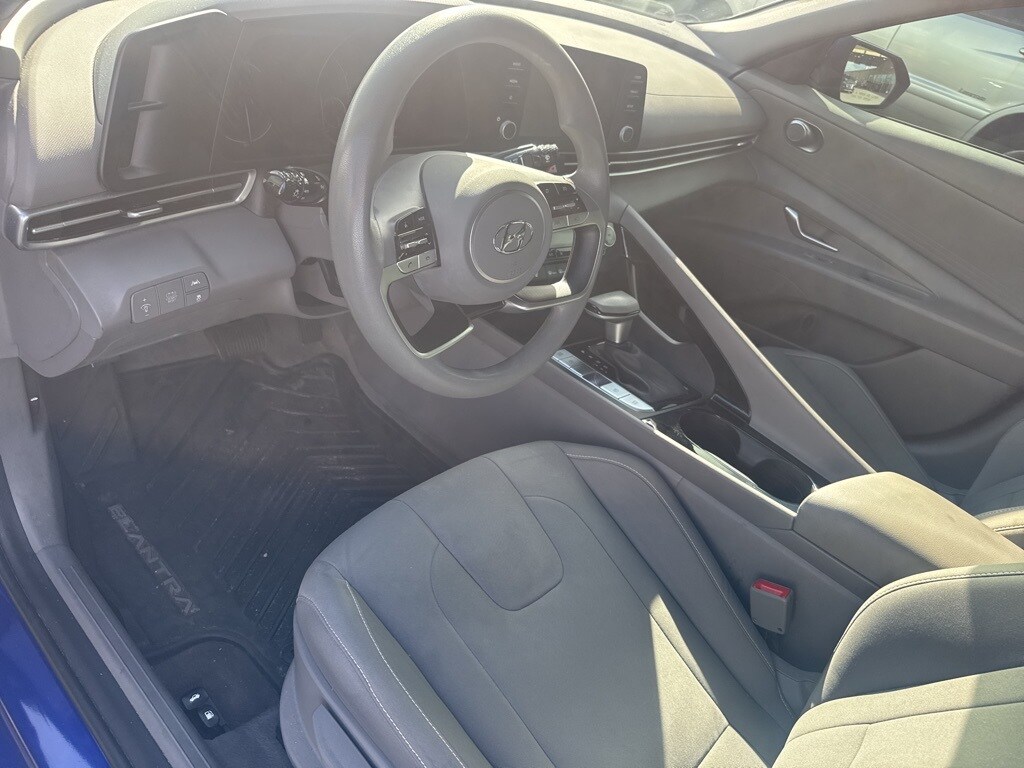 2023 Hyundai Elantra Hybrid Blue photo 4