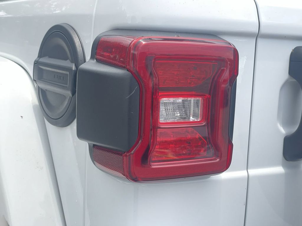 2020 Jeep Wrangler Unlimited Sahara - Photo 38