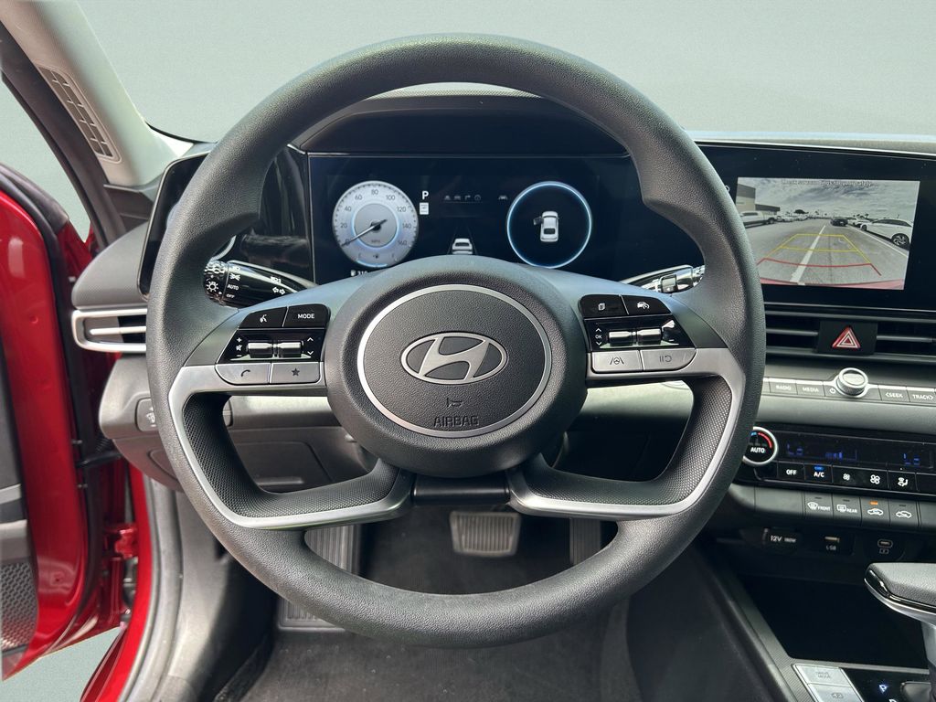 2024 Hyundai Elantra SEL - Photo 29