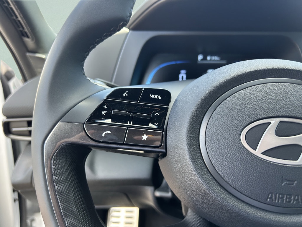 2025 Hyundai Elantra SEL - Photo 29
