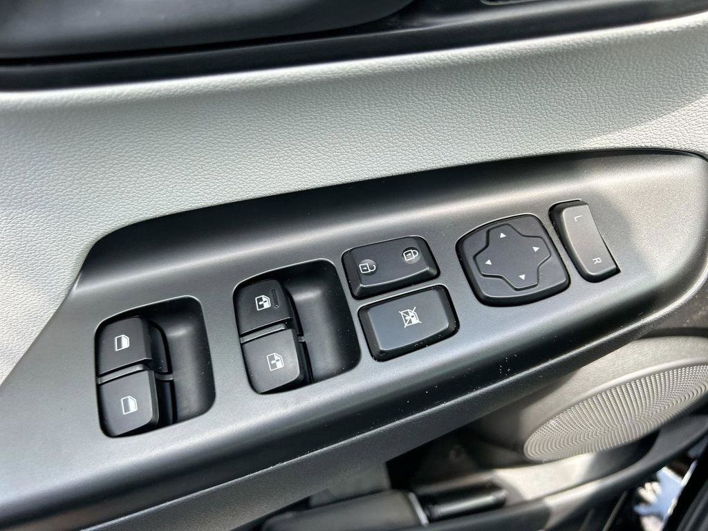 2023 Hyundai Kona SEL - Photo 15