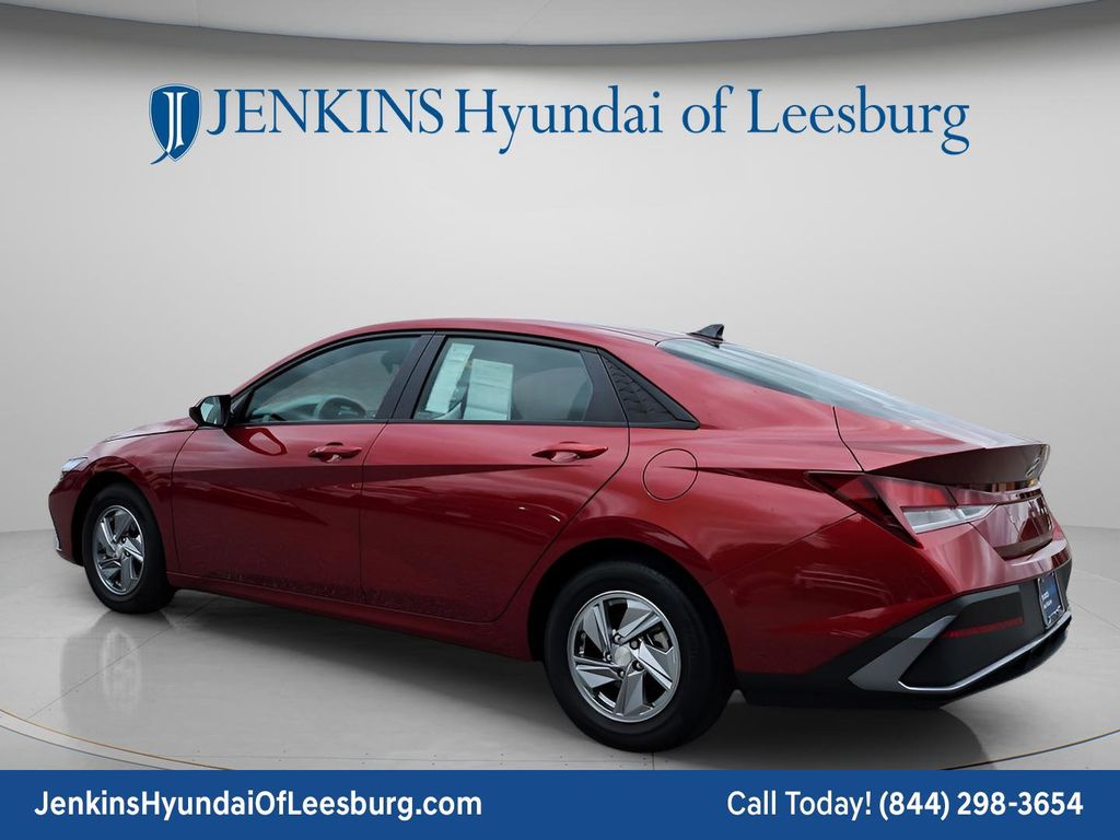 2024 Hyundai Elantra SE - Photo 7