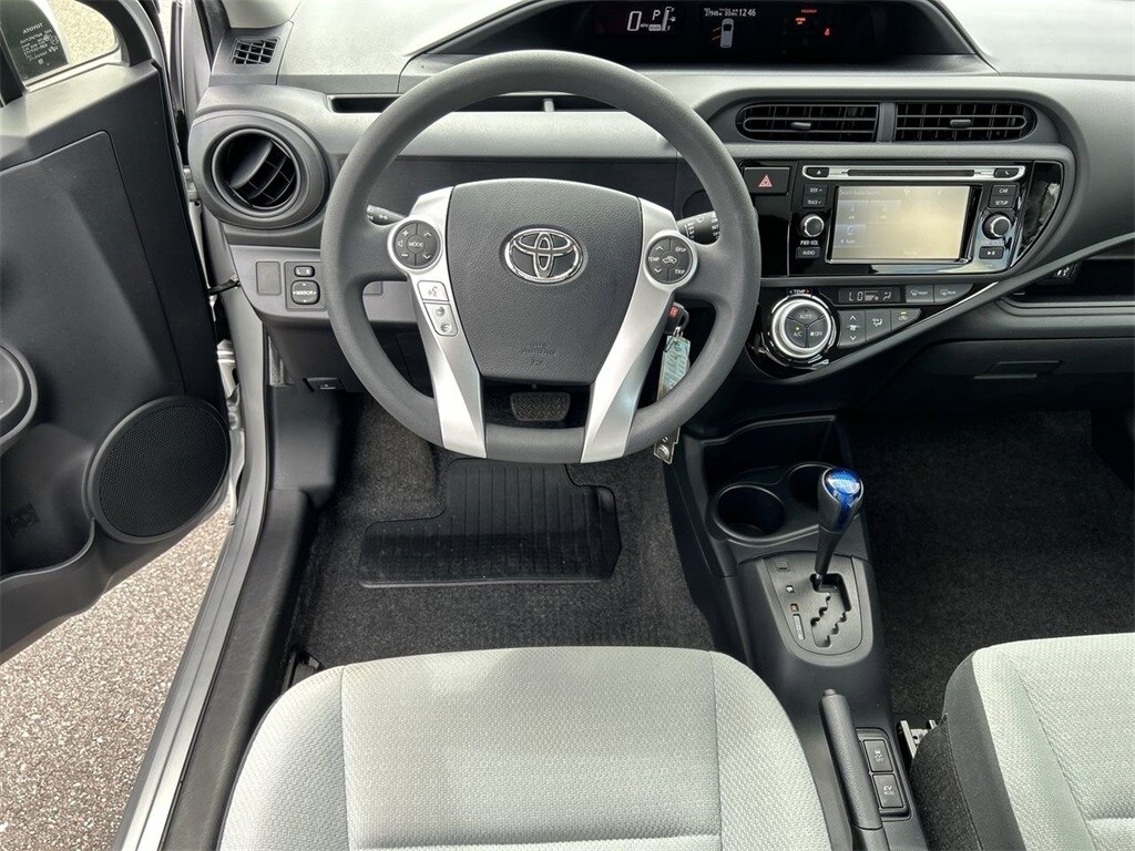 2016 Toyota Prius C Four photo 2