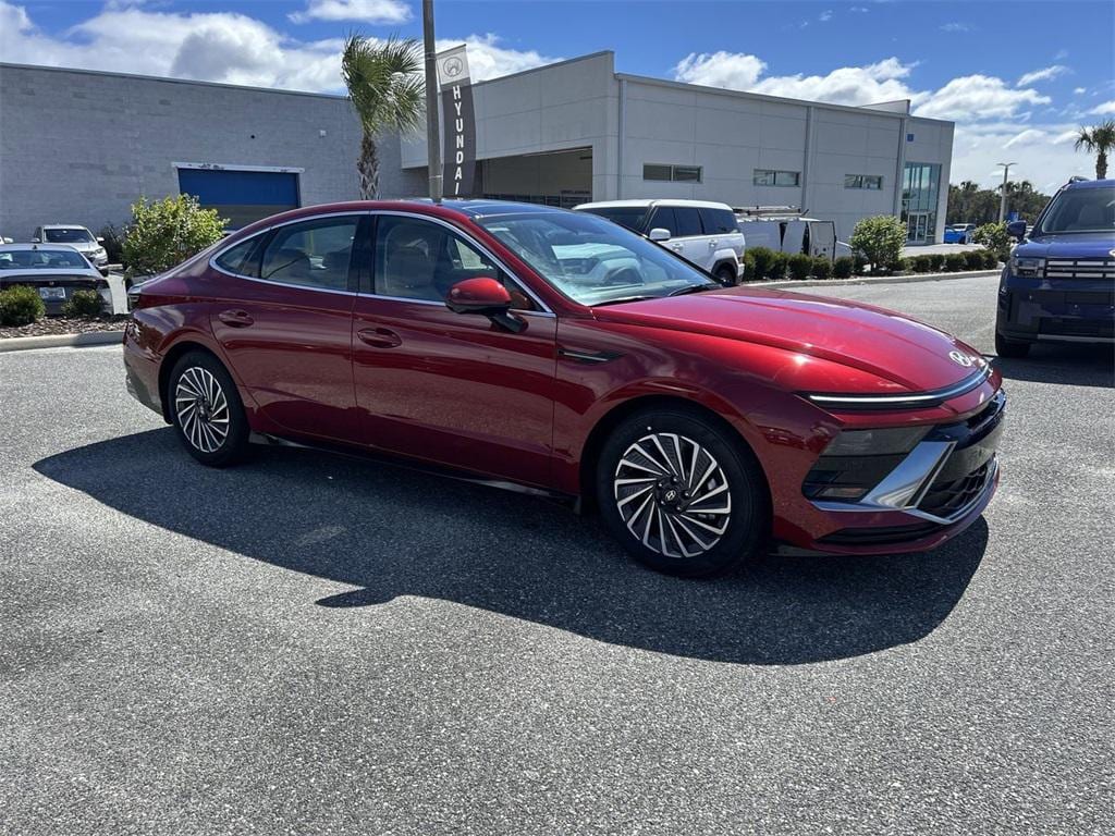 New 2025 Hyundai Sonata Hybrid Limited Sedan