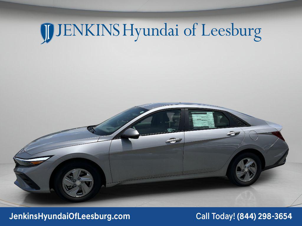 2025 Hyundai Elantra SE - Photo 10
