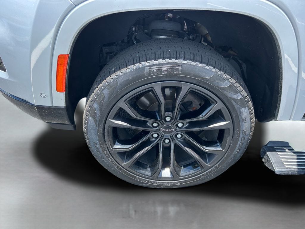 2023 Jeep Grand Wagoneer Series III - Photo 38