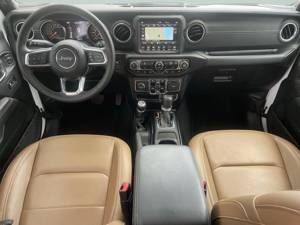 2020 Jeep Wrangler Unlimited Sahara - Photo 15
