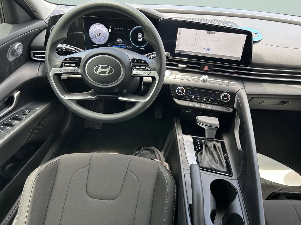 2024 Hyundai Elantra SEL - Photo 16