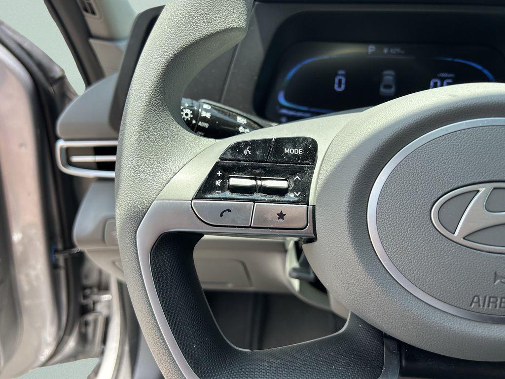 2025 Hyundai Elantra SE - Photo 26