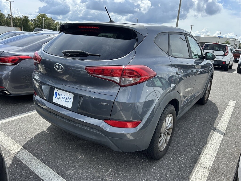 2018 Hyundai Tucson SE photo 2