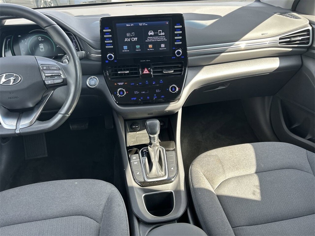 2020 Hyundai Ioniq SEL photo 3