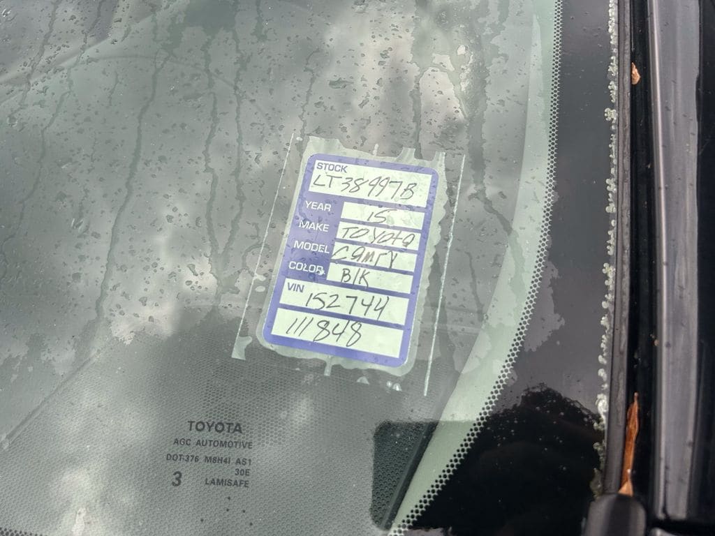 2015 Toyota Camry SE Hybrid - Photo 11