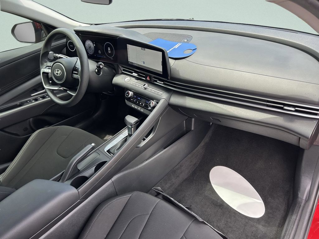 2024 Hyundai Elantra SEL - Photo 14