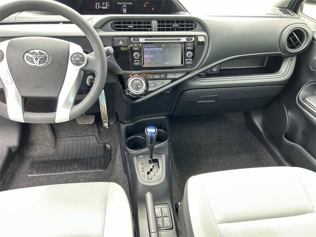 2016 Toyota Prius C Four photo 3