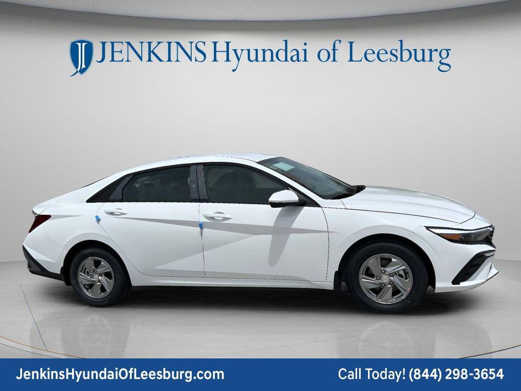 New 2026 Hyundai Elantra SE Sedan