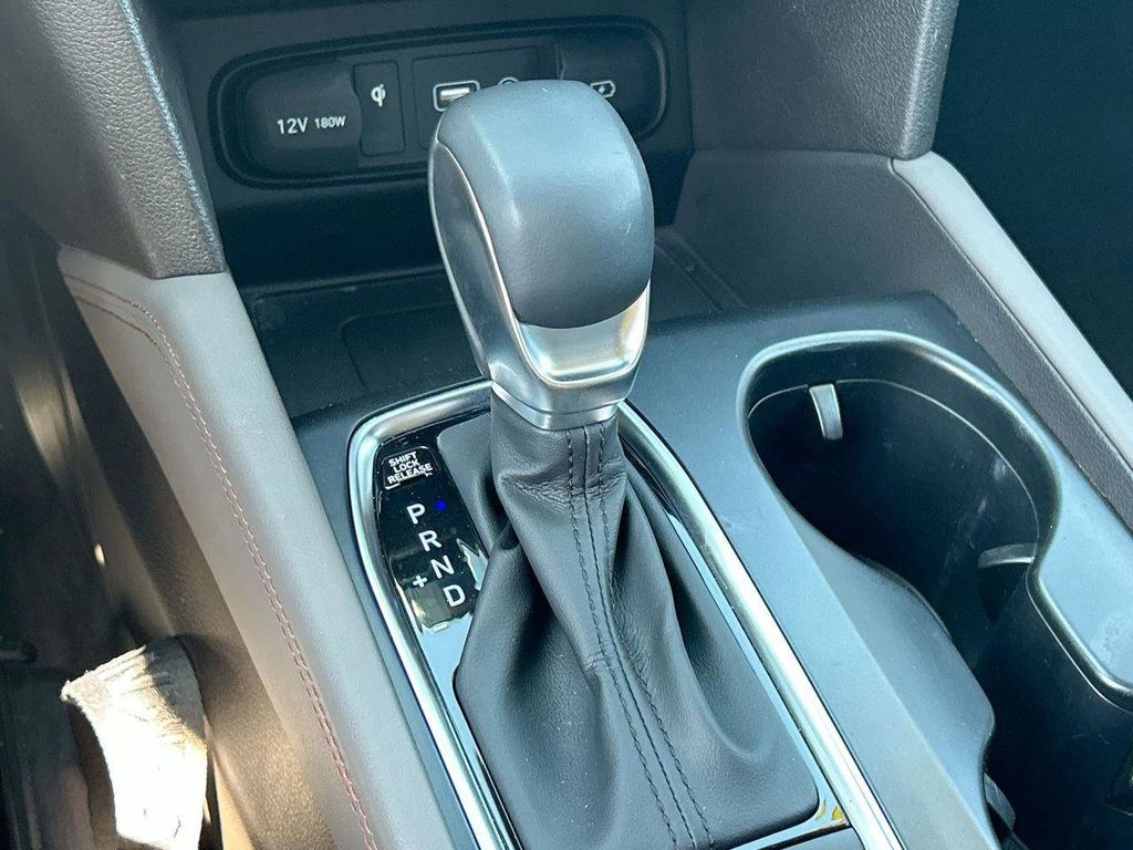2020 Hyundai Santa Fe Limited - Photo 29