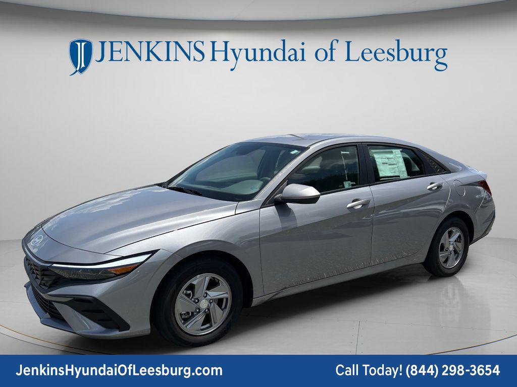 2025 Hyundai Elantra SE - Photo 11