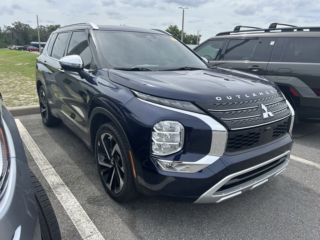 2022 Mitsubishi Outlander SEL Special Edition 2WD's photo