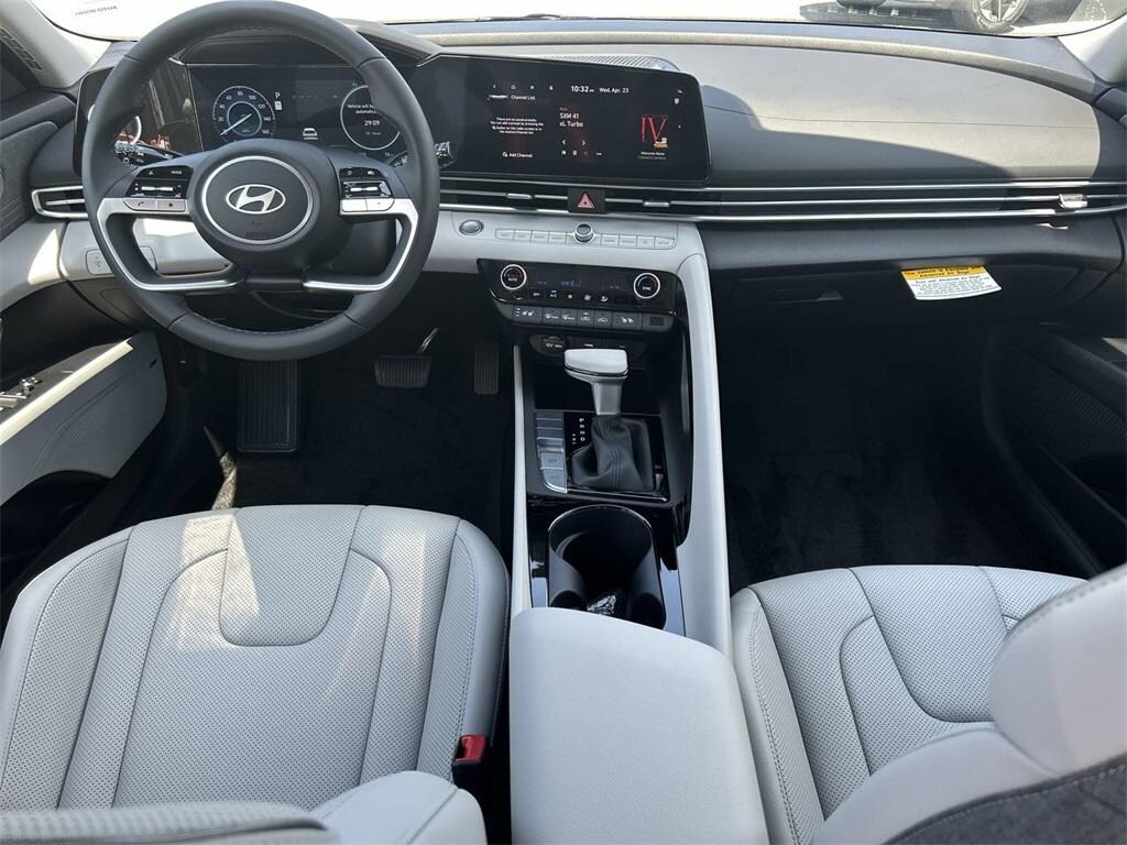 New 2025 Hyundai Elantra Hybrid Limited Sedan