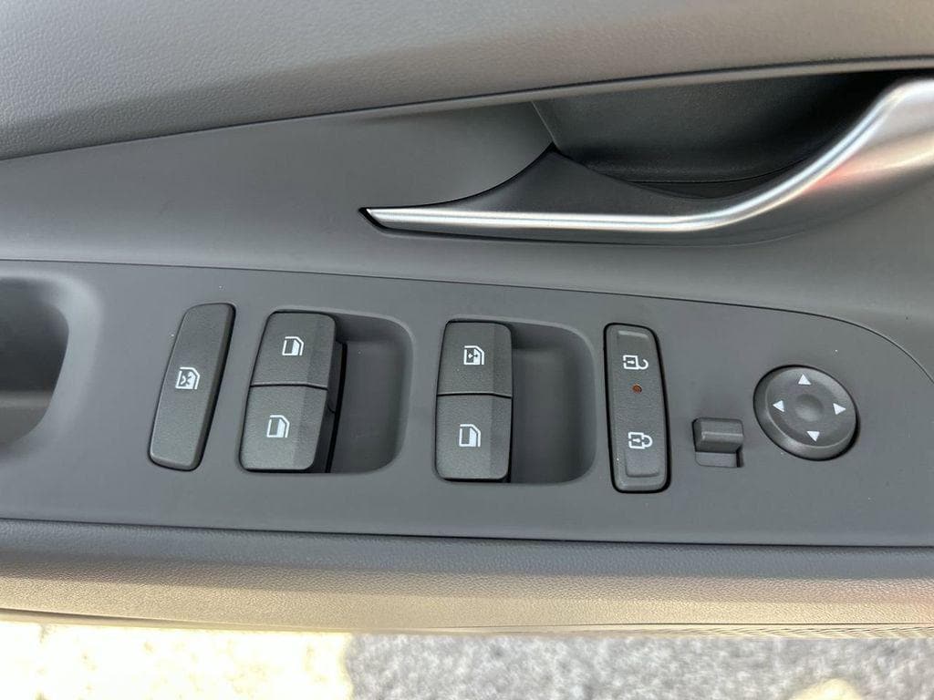 2025 Hyundai Elantra Blue - Photo 20