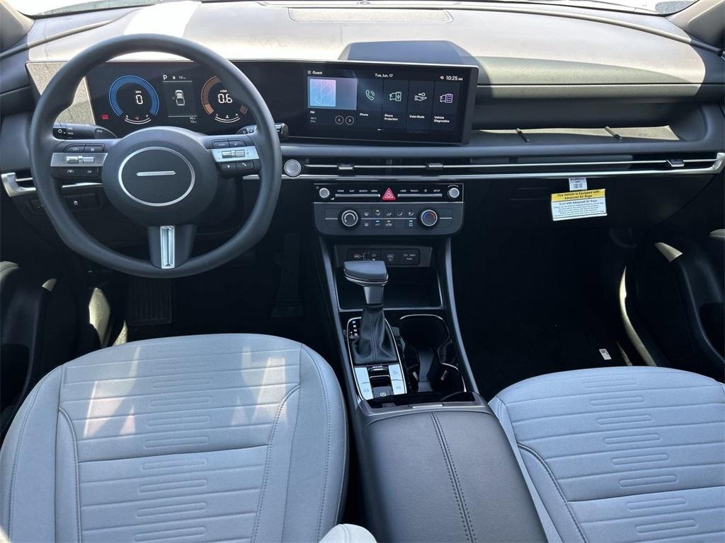 New 2025 Hyundai Santa Cruz SE FWD Truck