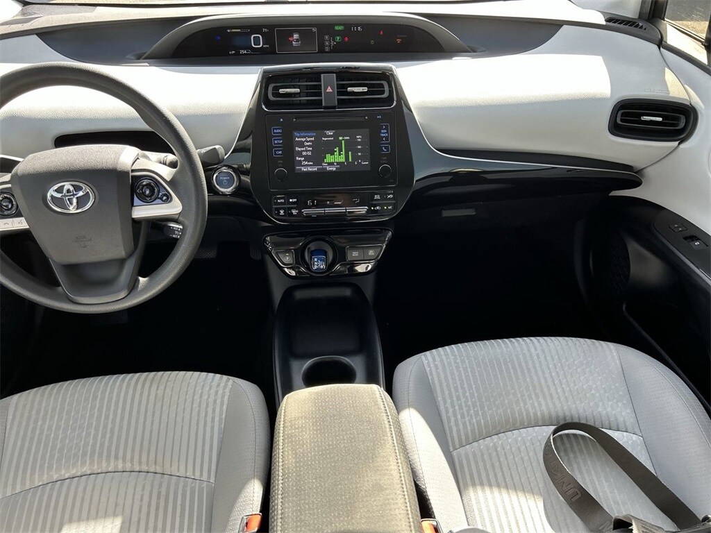 2016 Toyota Prius Four photo 2