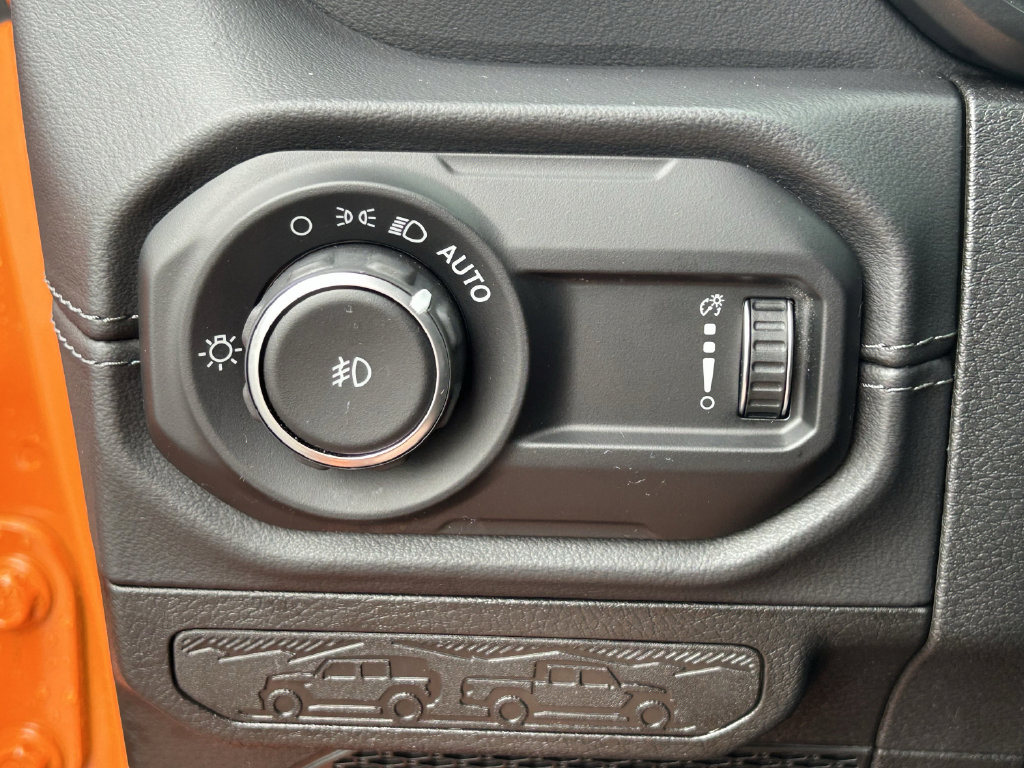 2025 Jeep Wrangler 4-Door Sahara - Photo 27
