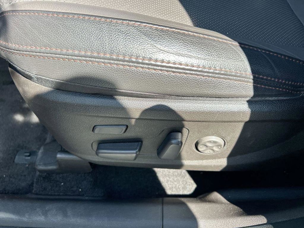 2020 Hyundai Santa Fe Limited - Photo 23