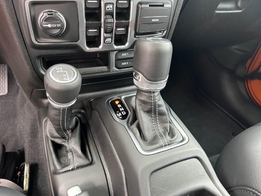 2025 Jeep Wrangler 4-Door Sahara - Photo 26