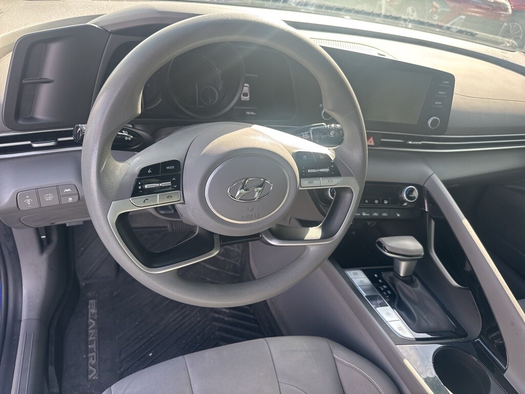 2023 Hyundai Elantra Hybrid Blue photo 3