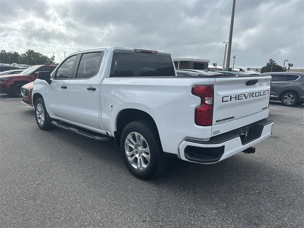 2023 Chevrolet Silverado 1500 Custom photo 2