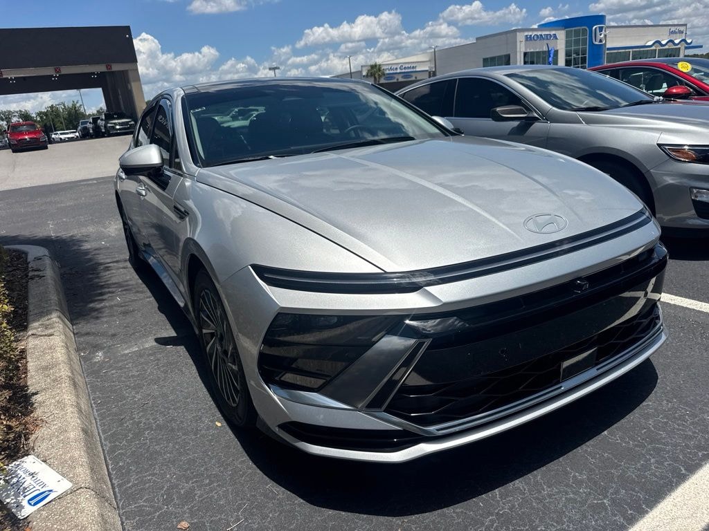 Certified 2025 Hyundai Sonata Hybrid Limited Sedan