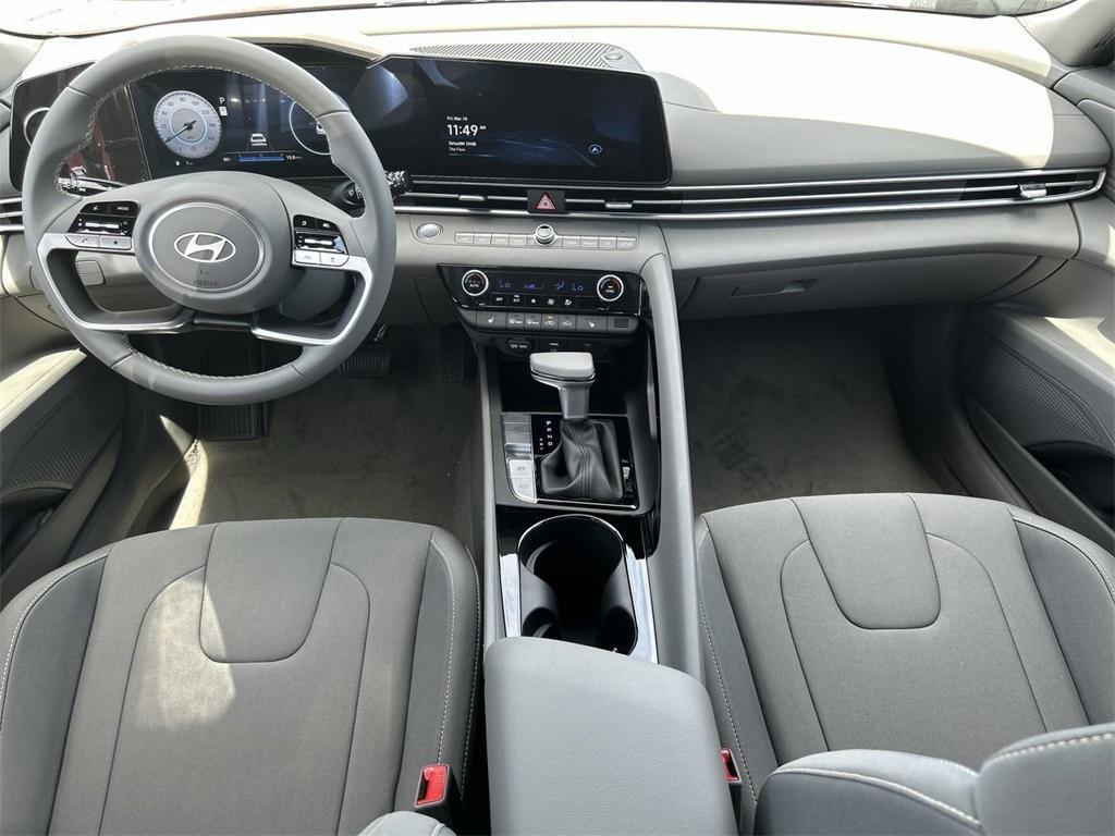 New 2025 Hyundai Elantra SEL Convenience Sedan