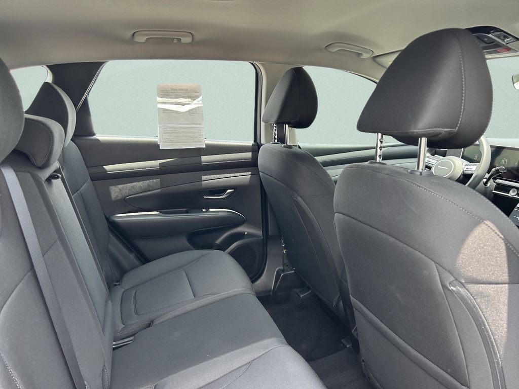 2025 Hyundai Tucson SE - Photo 19