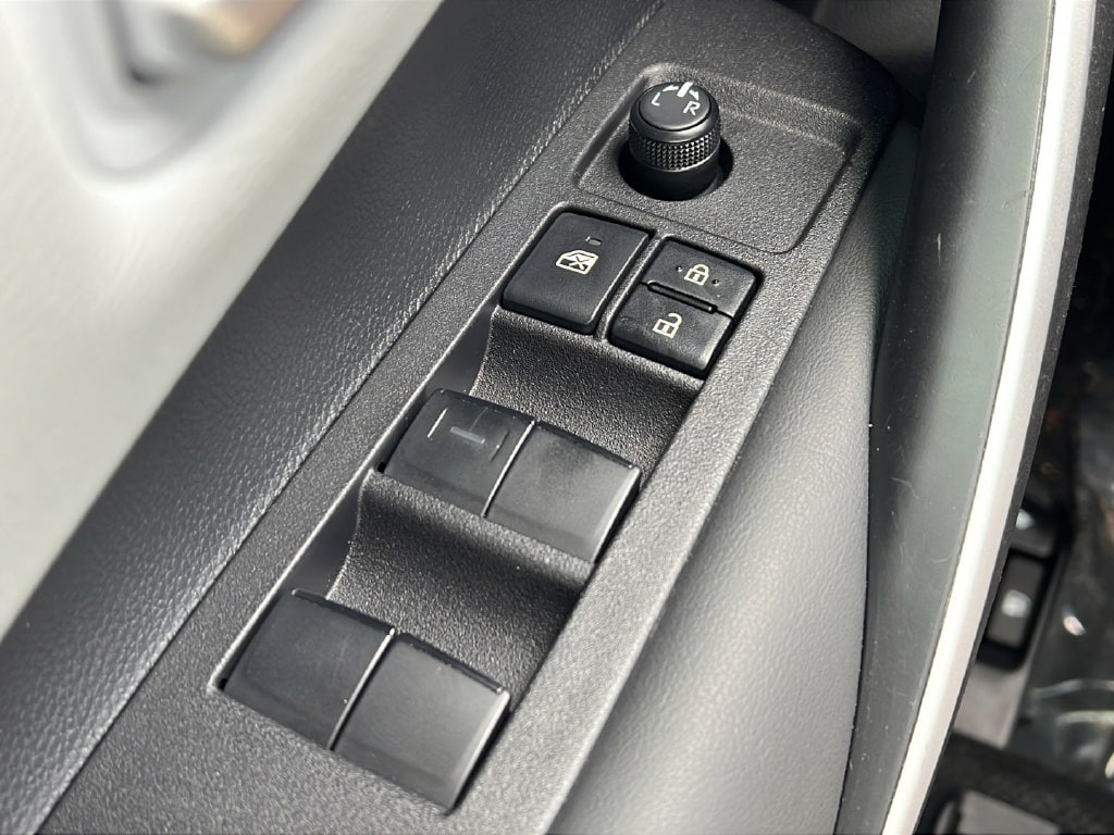 2025 Toyota Corolla SE - Photo 20
