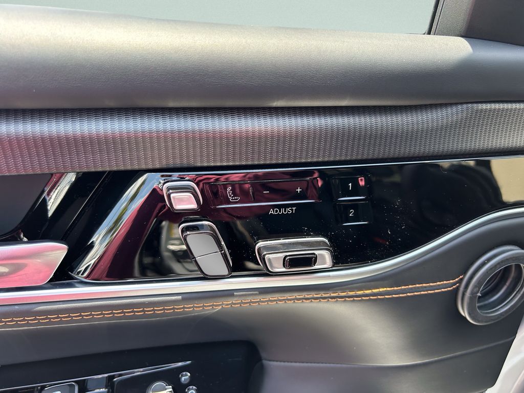 2023 Jeep Grand Wagoneer Series III - Photo 25