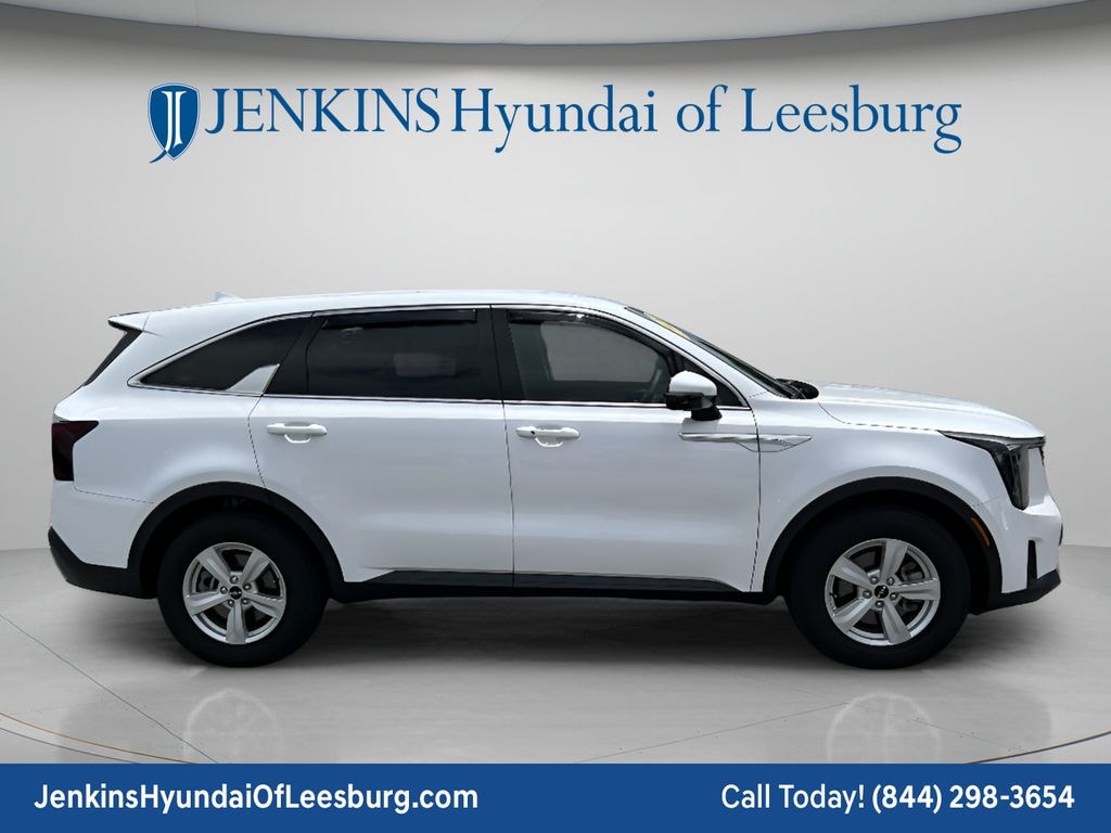 Used 2024 Kia Sorento LX SUV