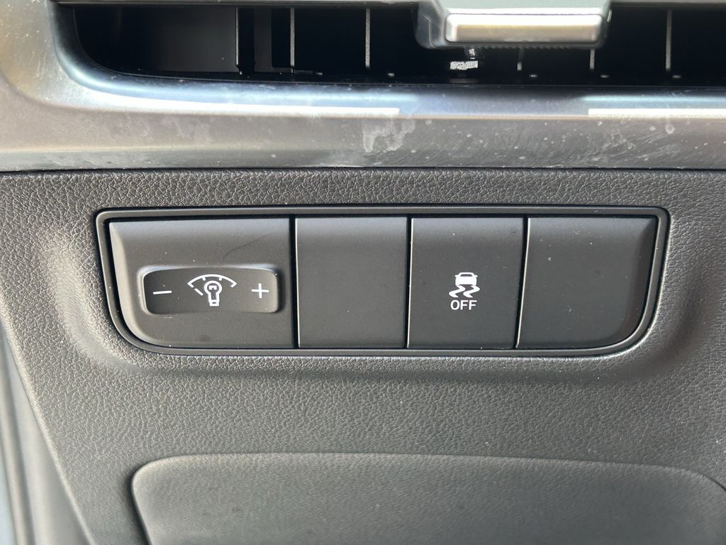 2025 Hyundai Tucson SE - Photo 26